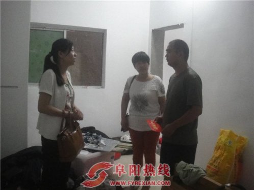 新阳社区看望慰问现役军人家属