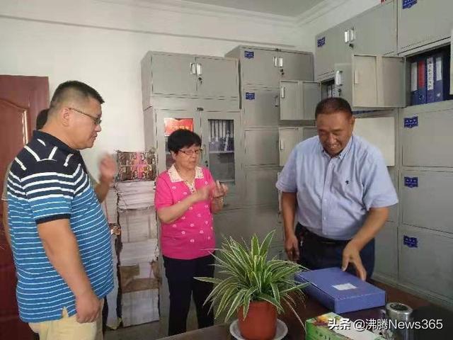 祥源颍淮旅游开发公司总经理赵强到颍泉区老年协会看望慰问
