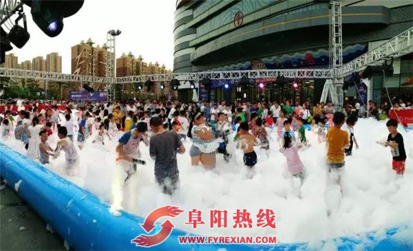 颍州万达年中庆完美落幕 618蓝色风暴席卷全省