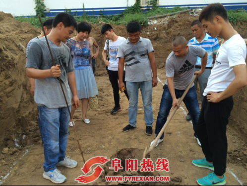 界首市建设“龙街”美食广场 打造“舌尖上的美食”