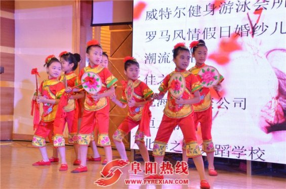 穿越驿站影视古装摄影宫殿举办2016年新品发布会