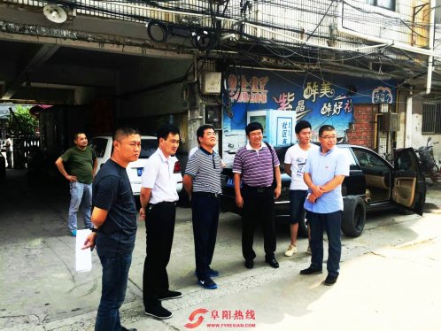 界首市委常委、常务副市长应鹏飞一线调度老旧小区改造工作