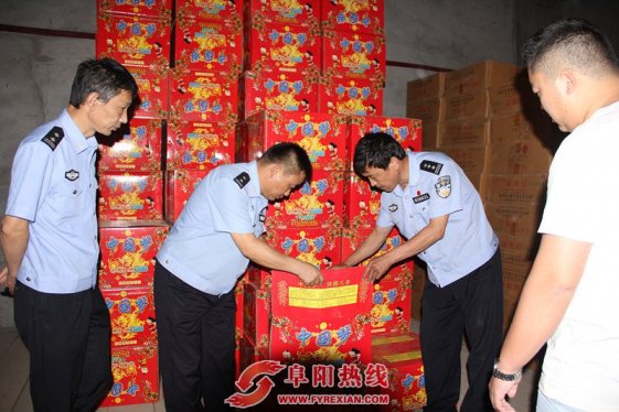 光武派出所检查烟花爆竹存储安全