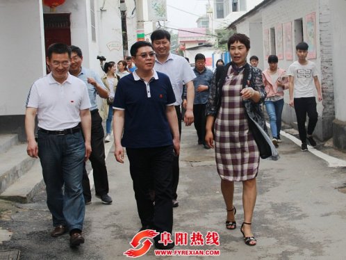 太和城关镇参观考察界首西城解放社区文明创建工作