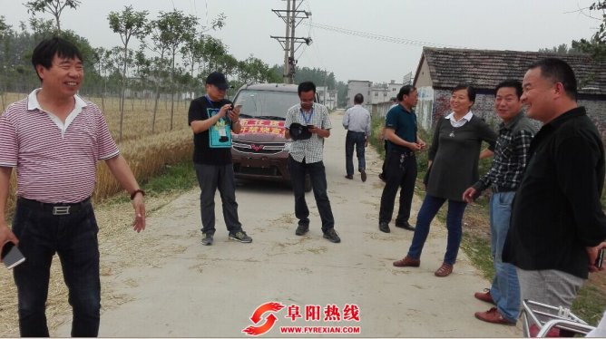 界首市住建委：党员志愿者助力“秸秆禁烧”