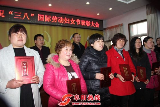 侍候73岁瘫痪婆婆20年的好媳妇-------马秀勤