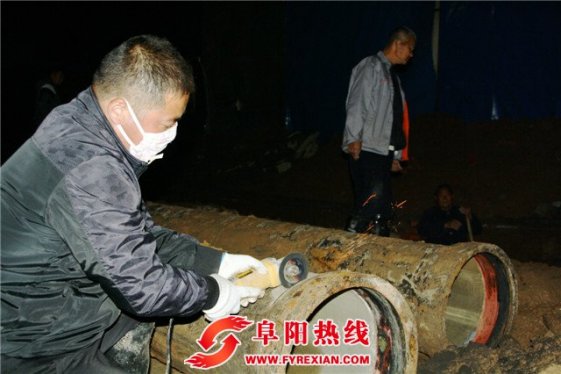 连续奋战12小时保障新区供水
