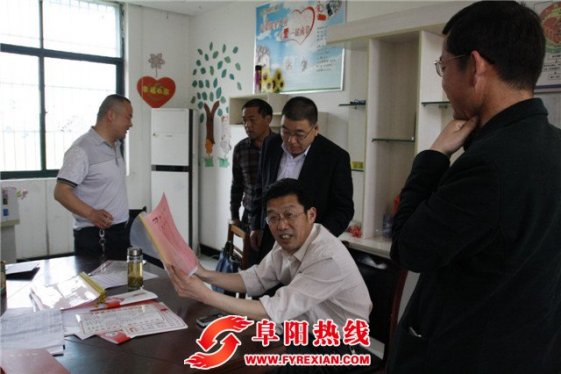 界首市住建委深入定点扶贫村开展精准扶贫调研