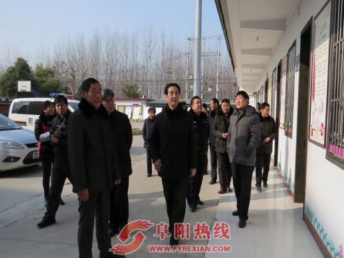 阜阳市关工委主任洪秀岭到西城汪庄社区指导工作