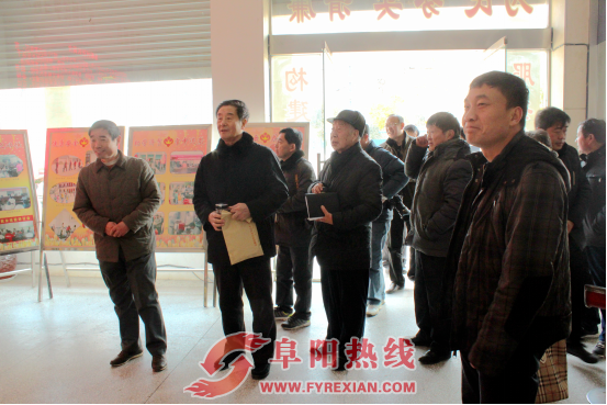 阜阳市关工委调研东顺河社区青少年普法教育工作