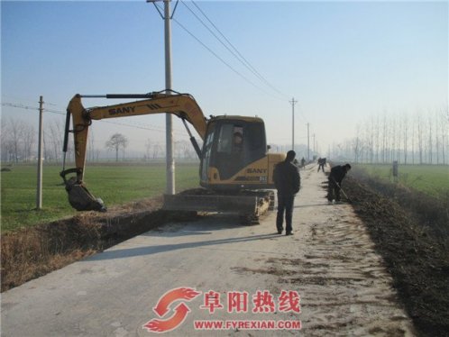 新马集镇清沟辅路助力农村环境整治