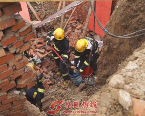 施工工地坍塌致1死1伤