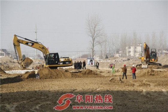 界首市三条道路对接施工忙