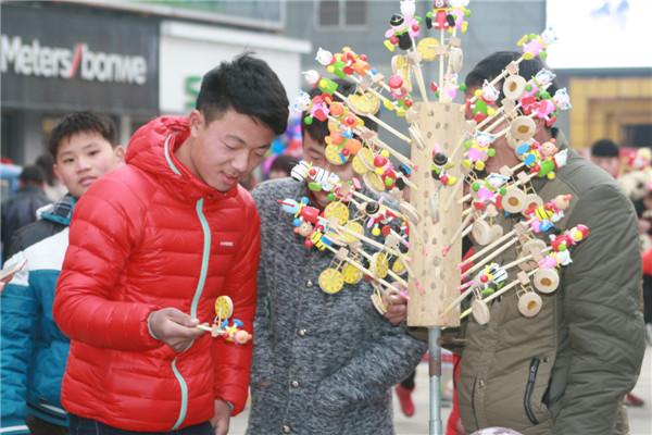 春节盘点：新车入手不足一年 突发大火烧成空壳