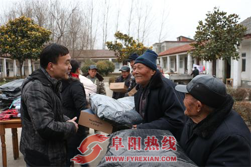 情暖敬老院  寒冬送温暖