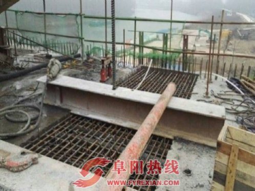 S308线改建工程颍河大桥首个边跨顺利合龙