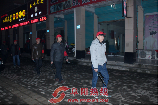 界首东顺河社区志愿者“平安守望”  织牢冬防“安全网”