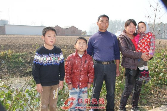 正能量丨界首一村民勇救三落水儿童
