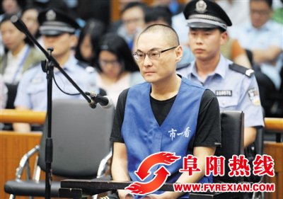 北京大兴摔死女童案开庭审理，被告辩称不知车里有孩子