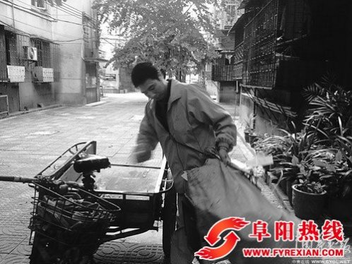 收废品男子通过司考 起因系半夜被抓证件绞碎